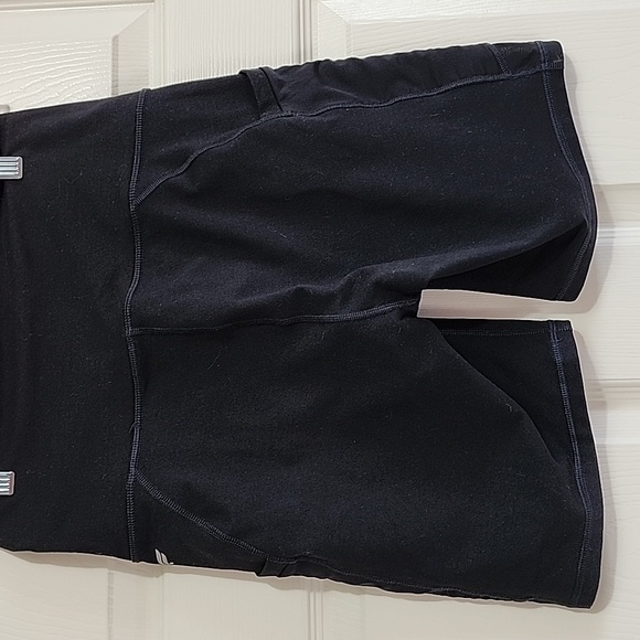 Fabletics Shorts - Picture 3 of 6